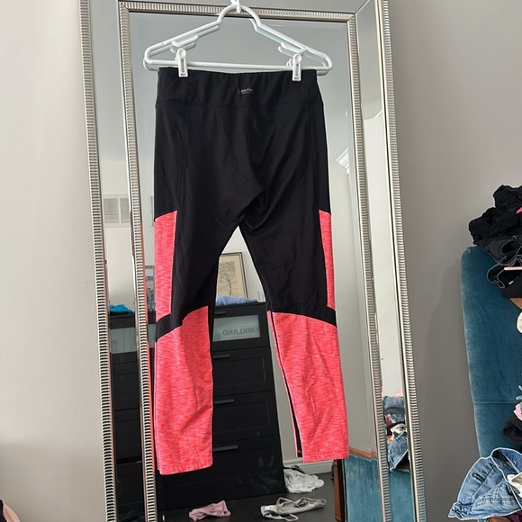 Excellent condition Calvin Klein workout leggings pink & black, thick - Picture 5 of 5